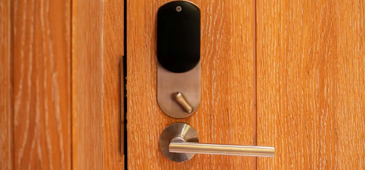Automatic Locking Door Knob Rio Linda